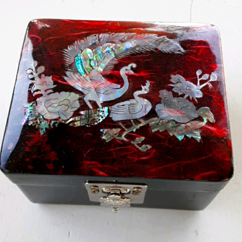 JAPANESE WOOD DECORATED BOX
